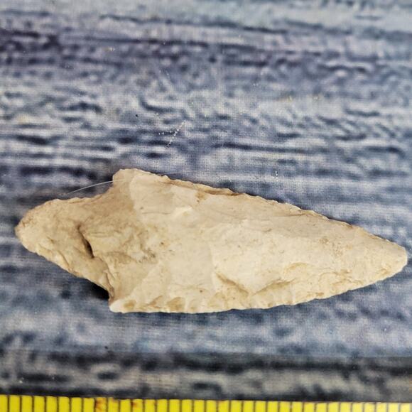 WI / ILL area white/cream color Collectible arrowhead - Picture 2 of 8